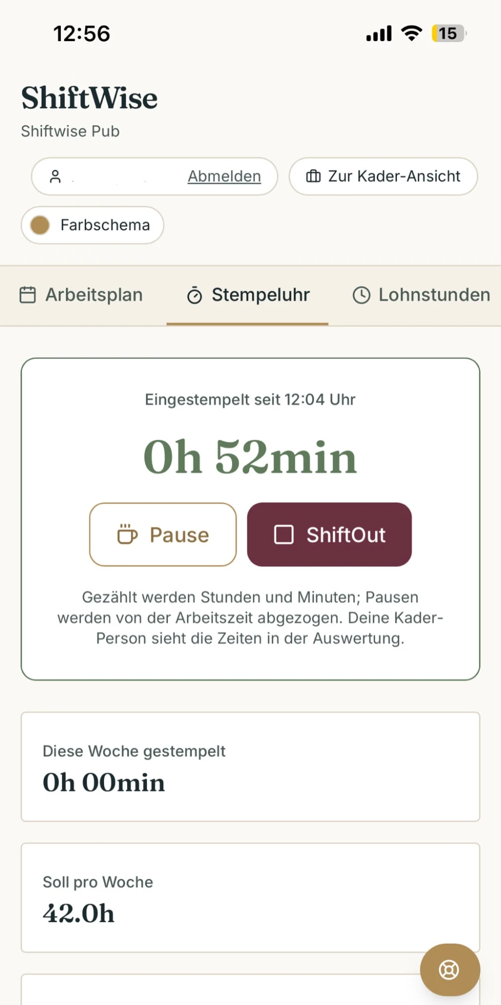 Stempeluhr auf dem Handy mit laufendem Zähler, Pause- und ShiftOut-Knopf